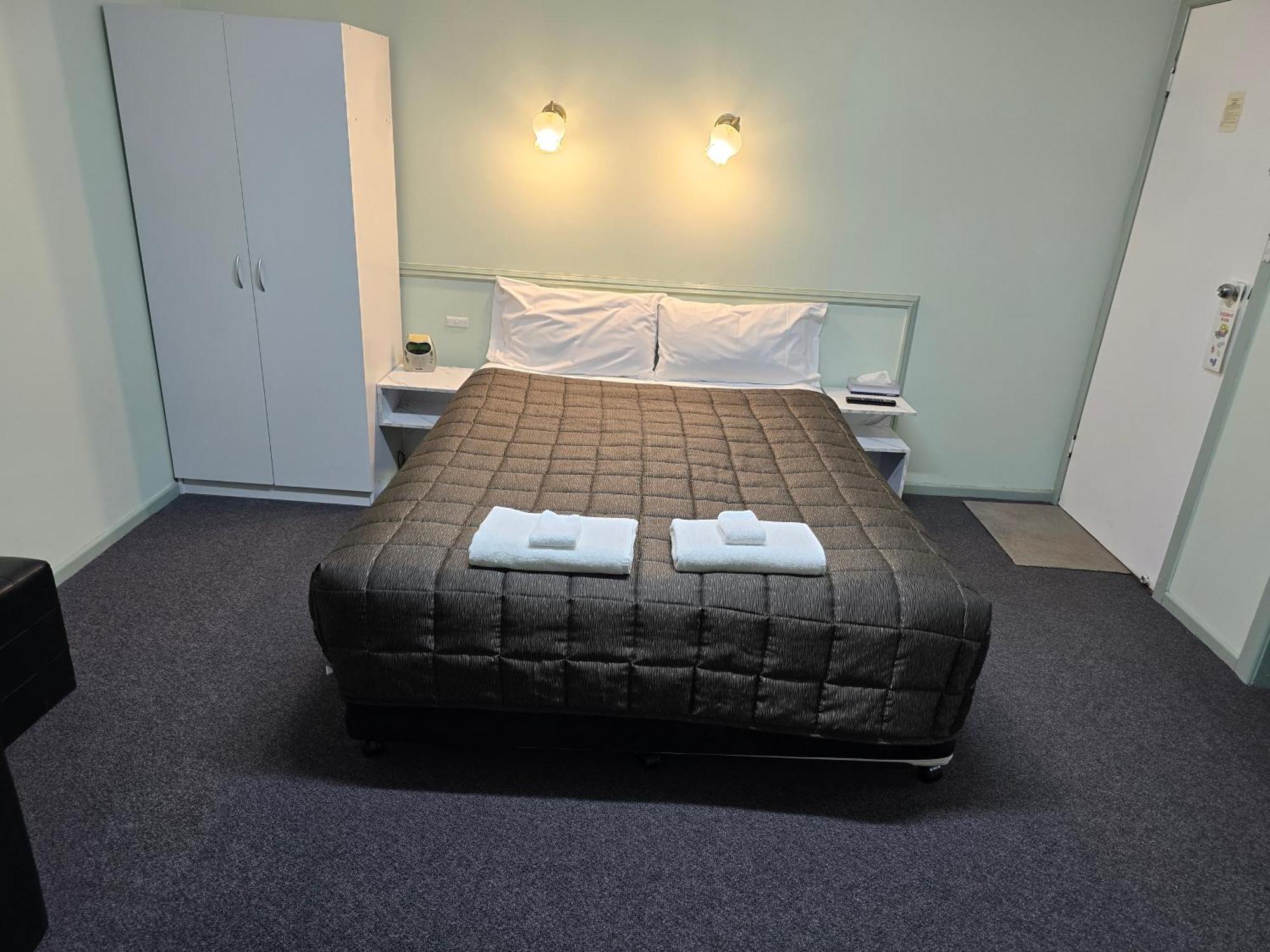 Lake Forbes Motel 외부 사진