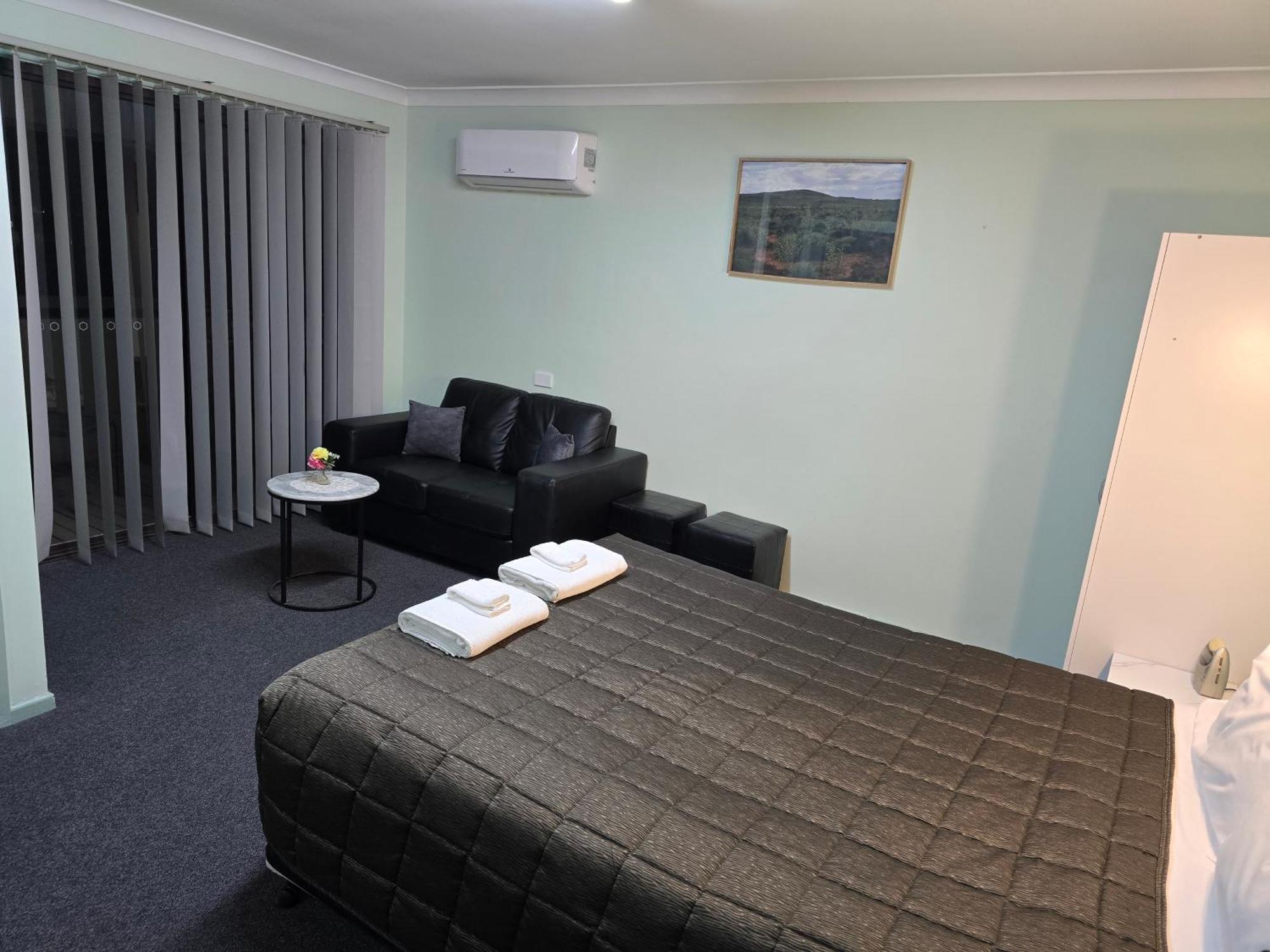 Lake Forbes Motel 외부 사진