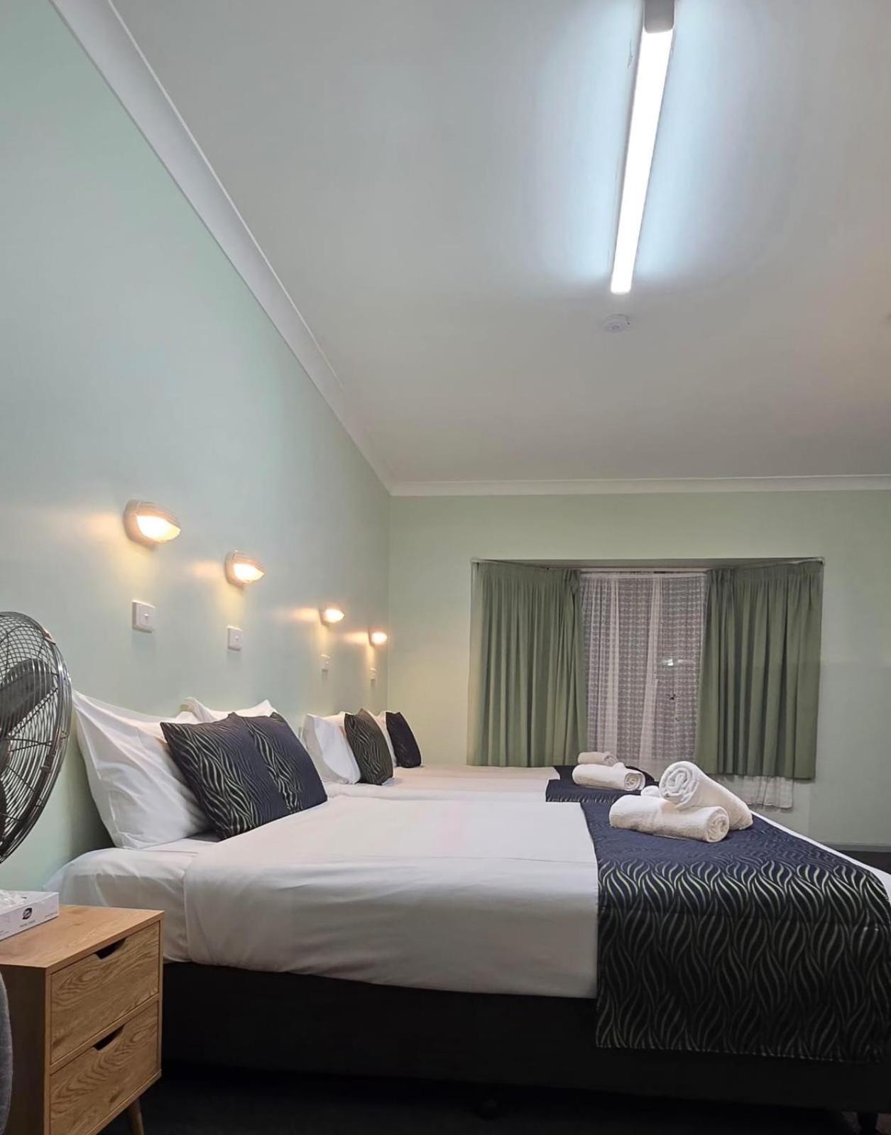 Lake Forbes Motel 외부 사진