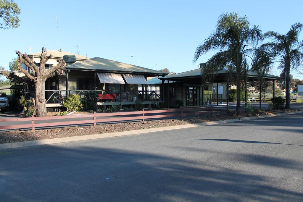 Lake Forbes Motel 외부 사진