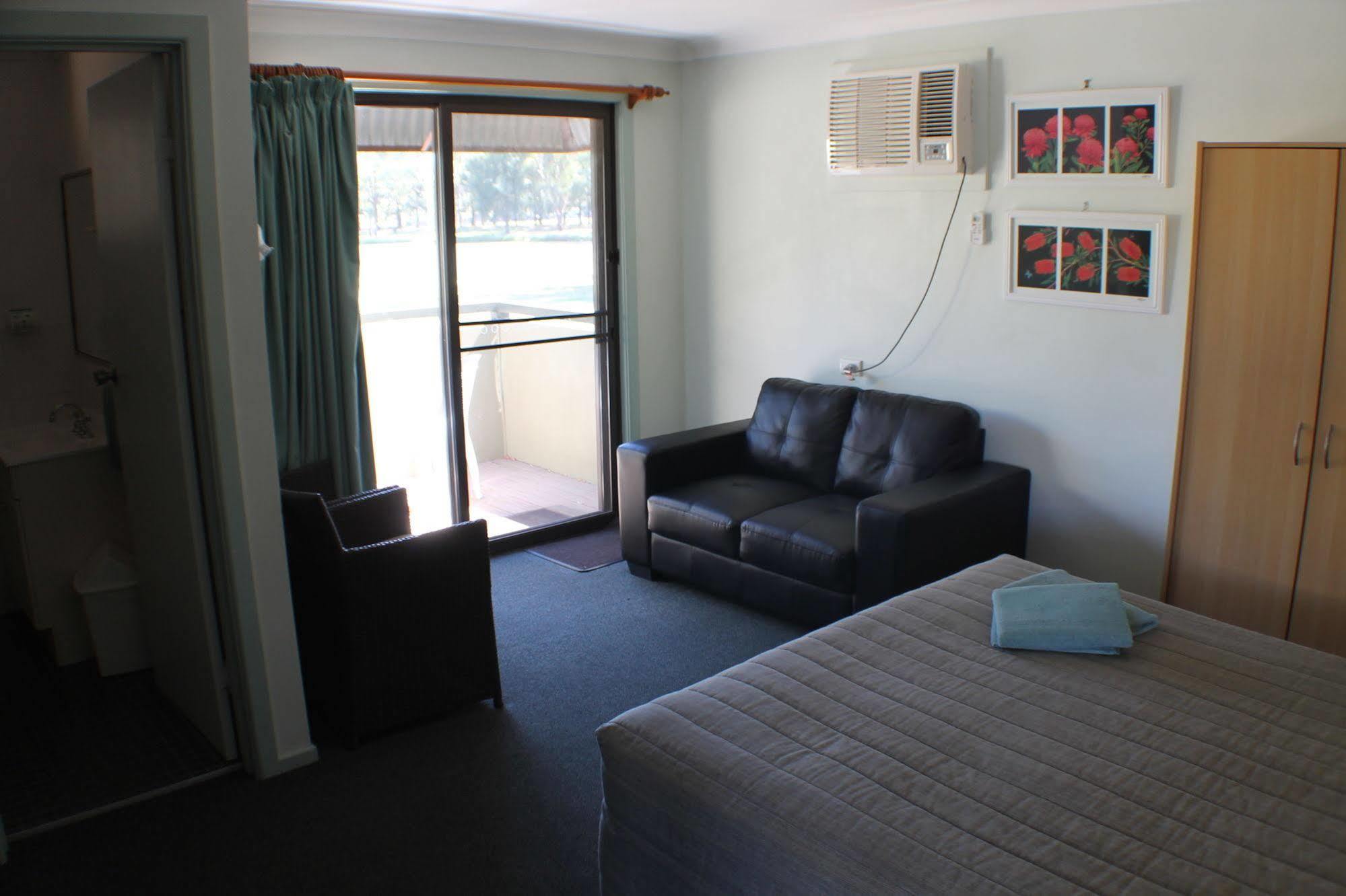Lake Forbes Motel 외부 사진